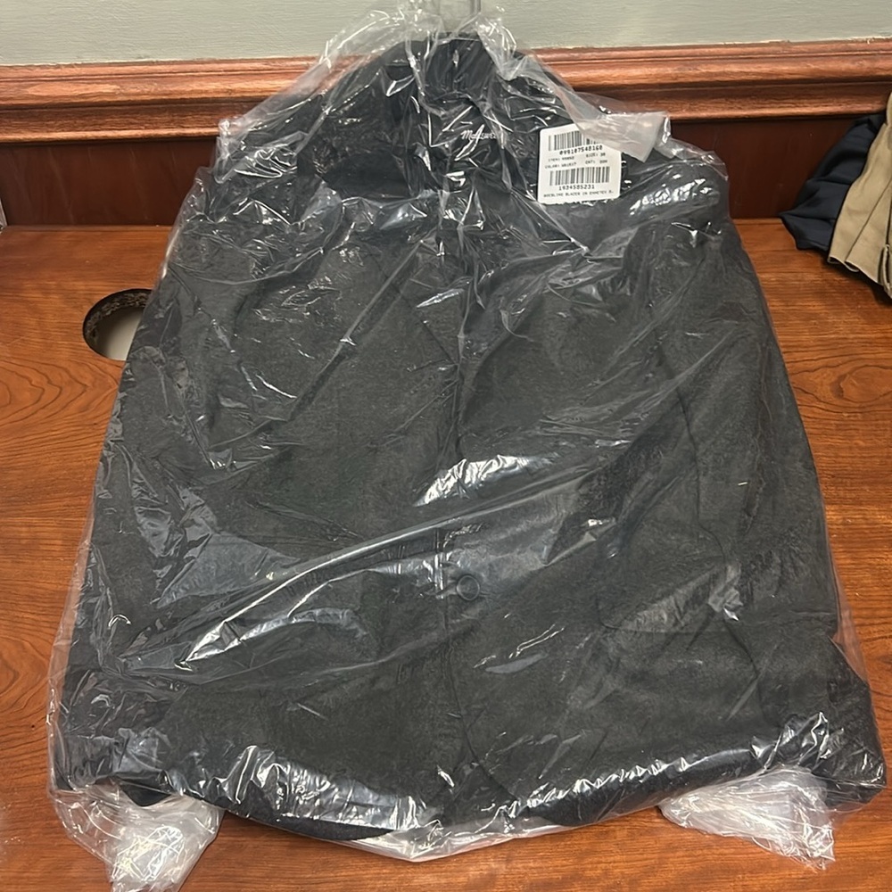 Madewell The Roebling Two-Button Blazer in Italian Fabric NS582 - Picture 5 of 6